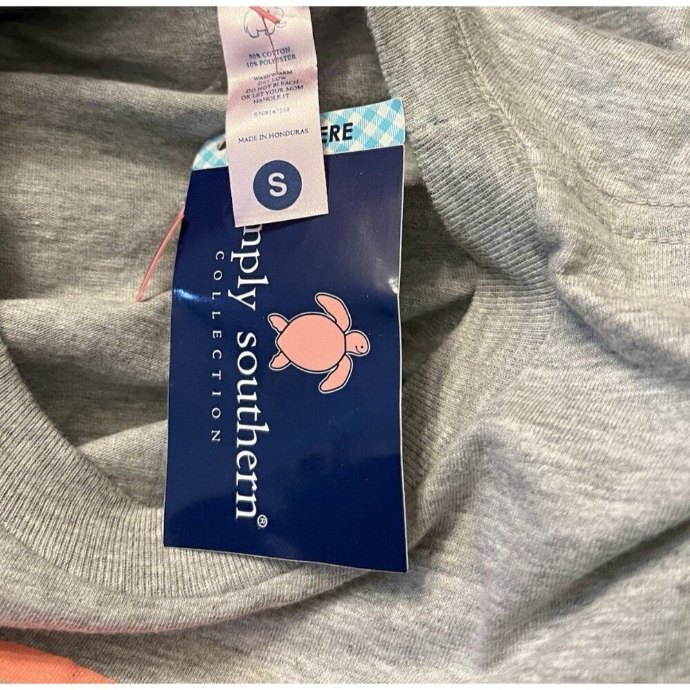 Simply Southern Womens Small Alexa Pour Me A Glass Of Wine T Shirt NWT - Picture 3 of 3